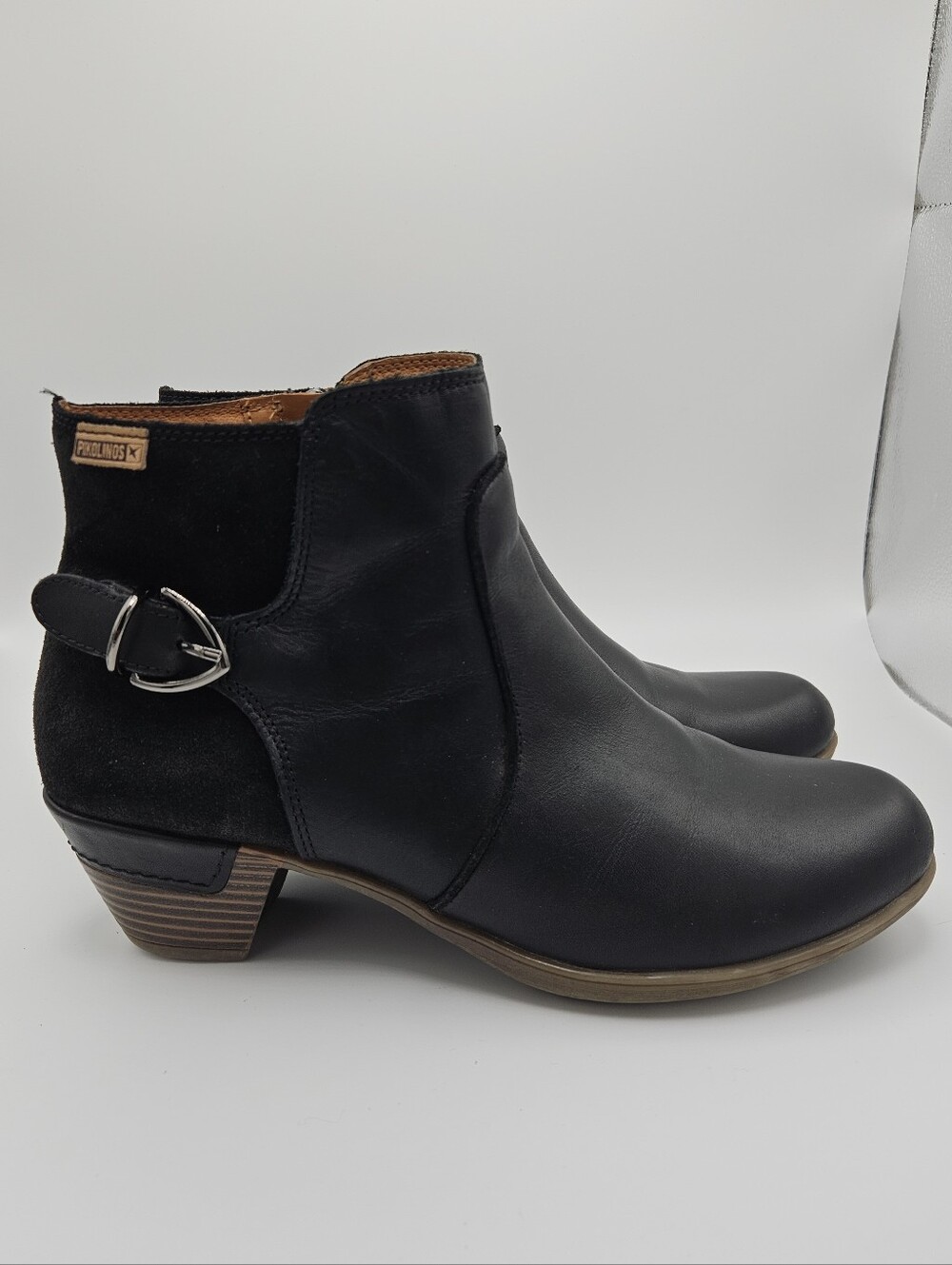 Pikolinos Rotterdam Decorative Buckle black ankle boots EU 41 US 10 to 10.5
